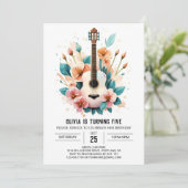 Simple Serenade Guitar Birthday Einladung (Stehend Vorderseite)
