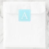 Simple Sky Blue Monogram Quadratischer Aufkleber (Tasche)