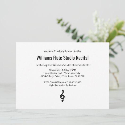 Simple Treble Clef Music Erwägung Schwarz-weiß Einladung (Stehend Vorderseite)