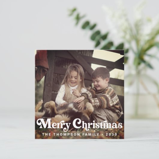 Simple Trendy Retro Typografy Foto Weihnachten (Stehend Vorderseite)