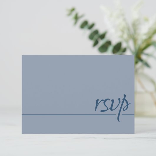 Simple Wedding RSVP Calligraphy Dusty Blue Karte (Stehend Vorderseite)