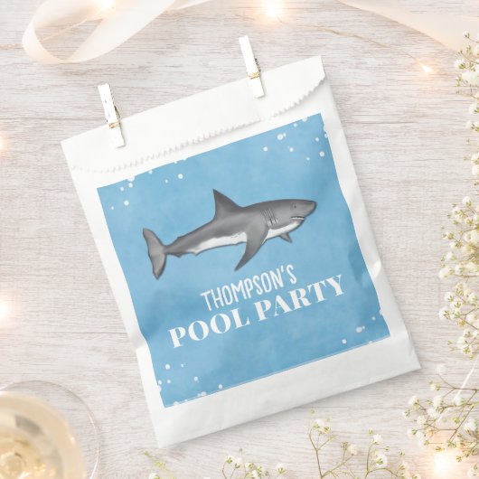 Simple Whimsical Pool Party Haie Blaue Leckerei Geschenktütchen (Ausgeschnitten)