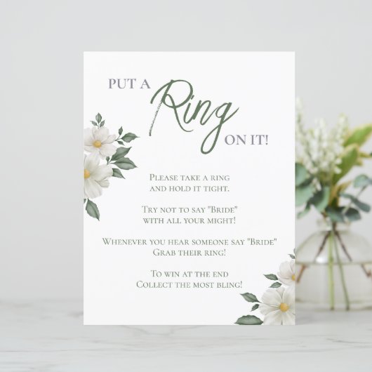 Simple White Floral Bridal Shower Ring Game (Stehend Vorderseite)