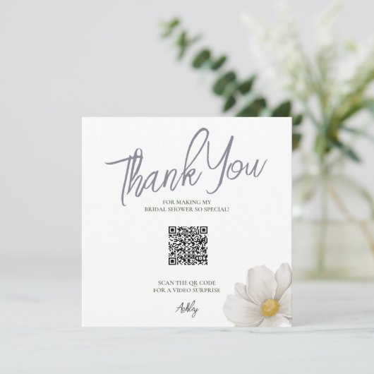 Simple White QR Code Bridal Shower Thank You Card Dankeskarte (Stehend Vorderseite)