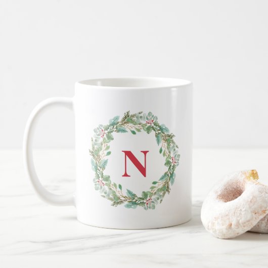 Simple Wreath Red Monogram Modern Christmas Kaffeetasse (Mit Donut)