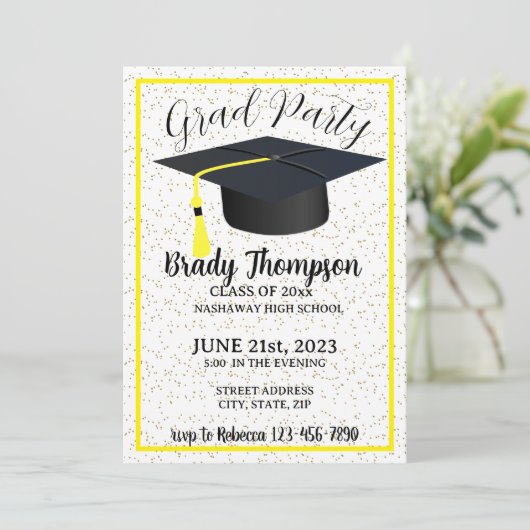 Simple Yellow Two Foto Graduation Party Einladung (Stehend Vorderseite)