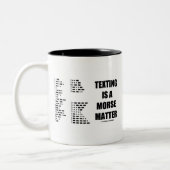 Sims ist eine moralische Angelegenheit (Morse Code Zweifarbige Tasse (Links)