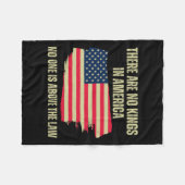 Sind keine Könige in Amerikas amerikanischer Flagg Fleecedecke (Vorderseite (Horizontal))