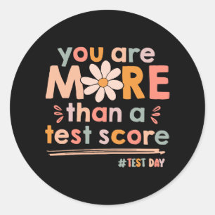 Sind mehr als ein Test Score Lehrer Kinder Test Runder Aufkleber