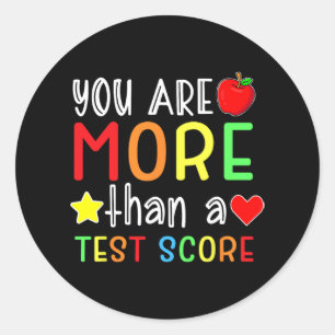 sind mehr als ein Test-Score-Lehrer-Test Tag 4 Runder Aufkleber