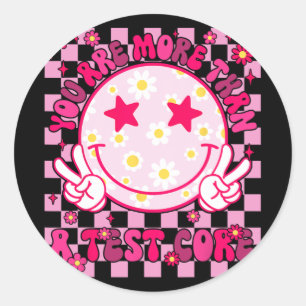 sind mehr als ein Test Score Testing Day Smile Hip Runder Aufkleber