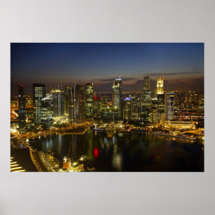 Singapur Cityscape entlang River at Night Poster