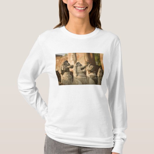 Singhat mit Thammikarat T-Shirt (Vorderseite)