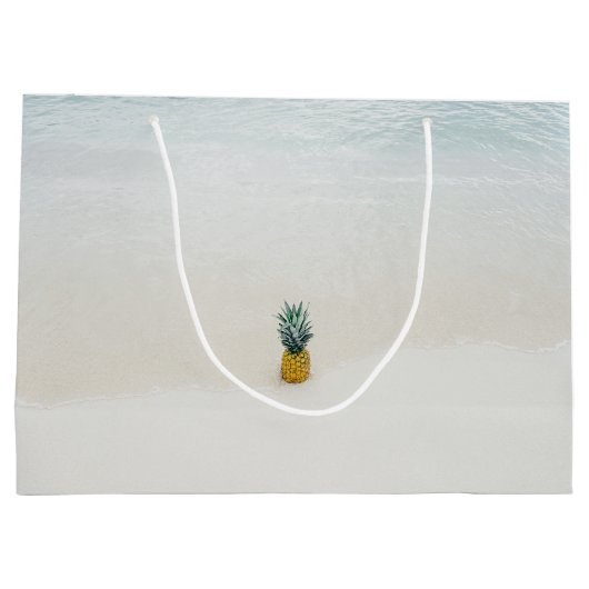 Single Ananas am Strand Große Geschenktüte (Rückseite)