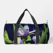Single Blaue Flagge Iris Blume Natur Duffle Bag (Rückseite)