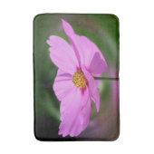 Single Pink Cosmos Wildblume Badematte (Vorderseite Vertikal)