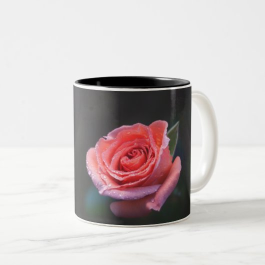 Single Pink Rose Zweifarbige Tasse (VorderseiteRechts)