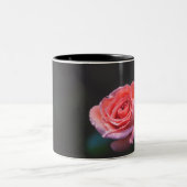 Single Pink Rose Zweifarbige Tasse (Mittel)