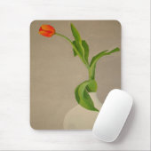 Single Red Tulip in einer weißen Vase Mousepad (Mit Mouse)