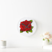 Single Rote Rose auf Weiß Runde Wanduhr (Zuhause)
