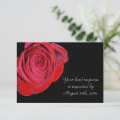 Single Rote Rose Wedding RSVP Card Karte (Stehend Vorderseite)
