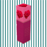 Single Rote Rose Wein-Geschenkverpackung<br><div class="desc">Dieses Single Rote Rose Design aus Zazzle und Elisabeth's Creative verfolgt seinen Single eine rote Rose. Es ist auch mit einem Single gelb Rose, einen Single rosa Rosa oder einen Single weiß Rose. Rote Rosen symbolisieren Liebe und Leidenschaft, Gelbe Rosen symbolisieren Freundschaft, rosa Rosen symbolisieren Bewunderung oder Zuneigung, und weiße...</div>