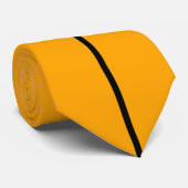 Single-schwarzer Streifen auf orange Krawatte (Gerollt)