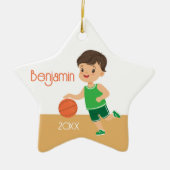 Single Side Brünett Boy Basketball Keramik Ornament (Vorne)
