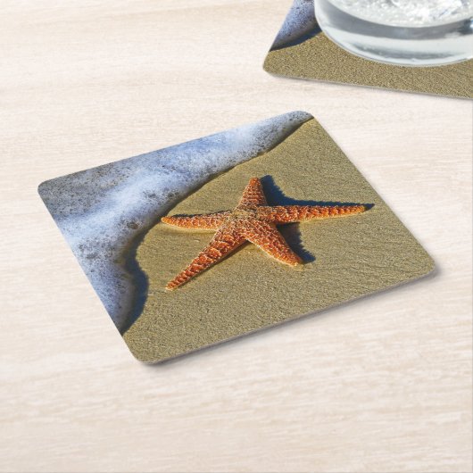 Single Starfish am Strand Rechteckiger Pappuntersetzer (angewinkelt)