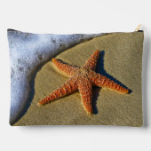 Single Starfish am Strand Zubehörtasche (Rückseite)