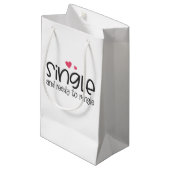 Single und Vorbereitung auf den Steinwurf | Gesche Kleine Geschenktüte (Vorderseite Schrägansicht)