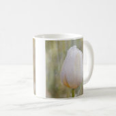 Single White Tulip Blossom mit Droplets Foto Kaffeetasse (VorderseiteRechts)