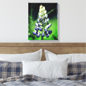 Single Wild Lila Lupine Blume Leinwanddruck (Insitu (Schlafzimmer))