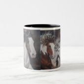 Sinti und Roma-LaufpferdeTasse Zweifarbige Tasse (Mittel)