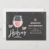 Sip Sip Hooray Chalkboard Wine Erwachsene Geburtst Einladung (Vorderseite)