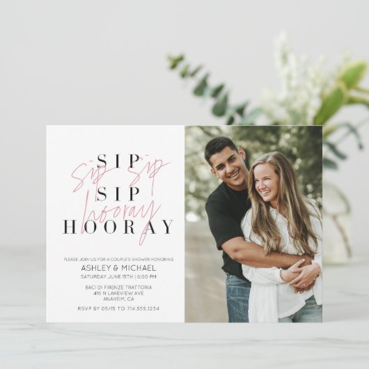 Sip Sip Hooray Schwarz-weißes Foto Couple Dusche Einladung (Stehend Vorderseite)