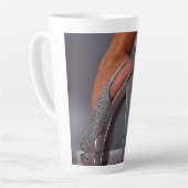 Sippen Sie wie Royalty, wenn Sie unsere Queen Tass Milchtasse (Linke Ecke)