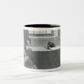 Sir William Berkeley Surrendering Zweifarbige Tasse (Mittel)