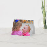 Sister Birthday Card Karte<br><div class="desc">Ein digitales Foto von 2 jungen Schwestern ist ein besonderer Augenblick. Der Text umfasst: "Schwestern". Der Insider-Text ist benutzerdefinierbar. "Eine Schwester ist eines der schönsten Dinge,  die man haben kann,  und eines der besten Dinge,  die man sein kann. Alles Gute zum Geburtstag!" Ideal für Schwestern jeden Alters.</div>