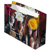 Sister Halliweel Große Geschenktüte (Vorderseite Schrägansicht)