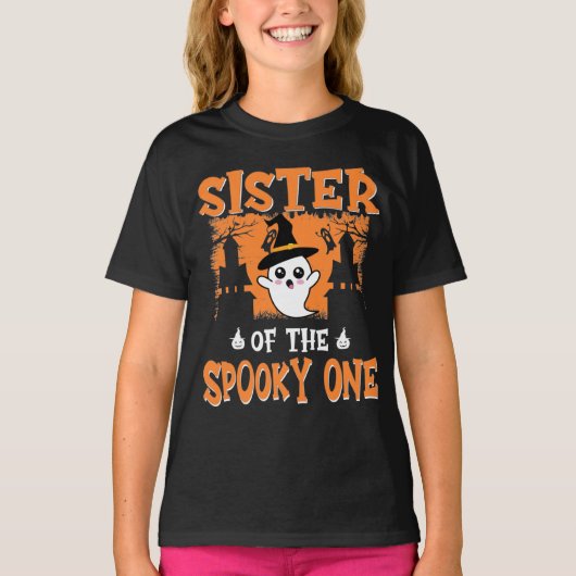 Sister of the Spooky One, 1St Birthday Halloween T-Shirt (Vorderseite)
