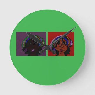 Sisters Runde Wanduhr