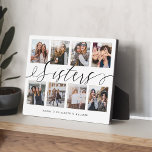 Sisters Script | Geschenk für Schwestern FotoColla Fotoplatte<br><div class="desc">Ein besonderes und unvergessliches Geschenk für Schwestern und Fotos. Das Design verfügt über ein 8-Foto-Collage-Layout, mit dem acht eigene Fotos angezeigt werden können. "Sisters" ist in stilvoller schwarzer Schriftzeichenkalligraphie entworfen und mit Schwesternamen versehen. Schicken Sie sich und Ihren Schwestern ein unvergessliches Geschenk, das Sie beide für immer lieben werden. Hinweis:...</div>