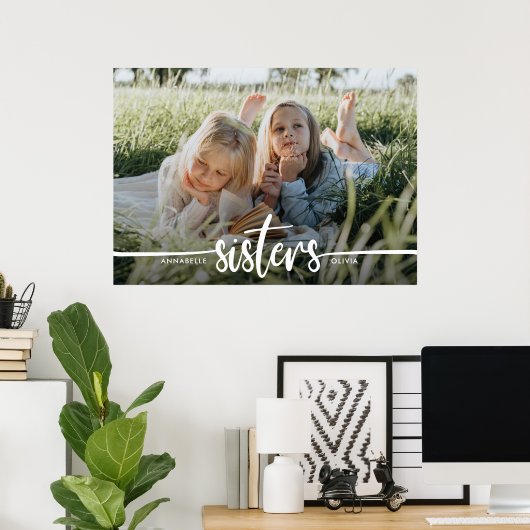 Sisters Script Modernes Foto Poster (Heimbüro)