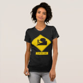 Sisyphus Verkehrsschild T-Shirt (Vorne ganz)