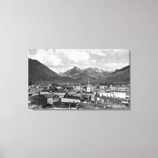 Sitka, Alaska mit drei Schwestern im Hintergrund Leinwanddruck (Vorderseite)