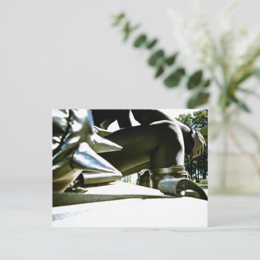 Sitting Cyclist Postkarte (Stehend Vorderseite)