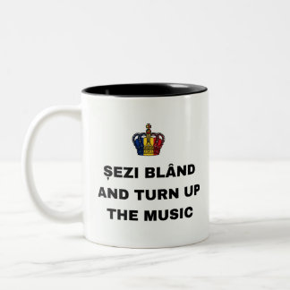 SITZ BEQUEM UND DREH DIE MUSIK AUF Zweiton-Tasse Zweifarbige Tasse