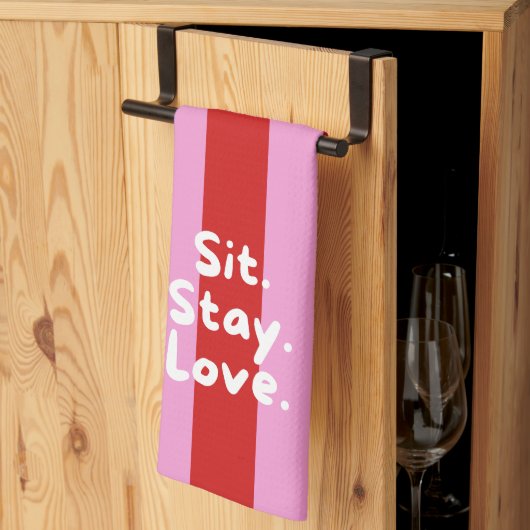'Sitz. Bleib. Liebe.' Fette rote und rosa moderne Geschirrtuch (Drittel gefaltet)
