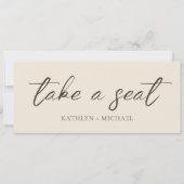 Sitze Chart Header Beige Moderne Skriptkarte Einladung (Vorderseite)